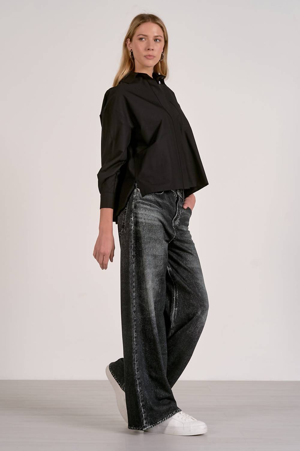 Elan - Elastic Waistband Jeans With Pockets